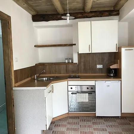 Bivanje na kmetiji Cvetje *